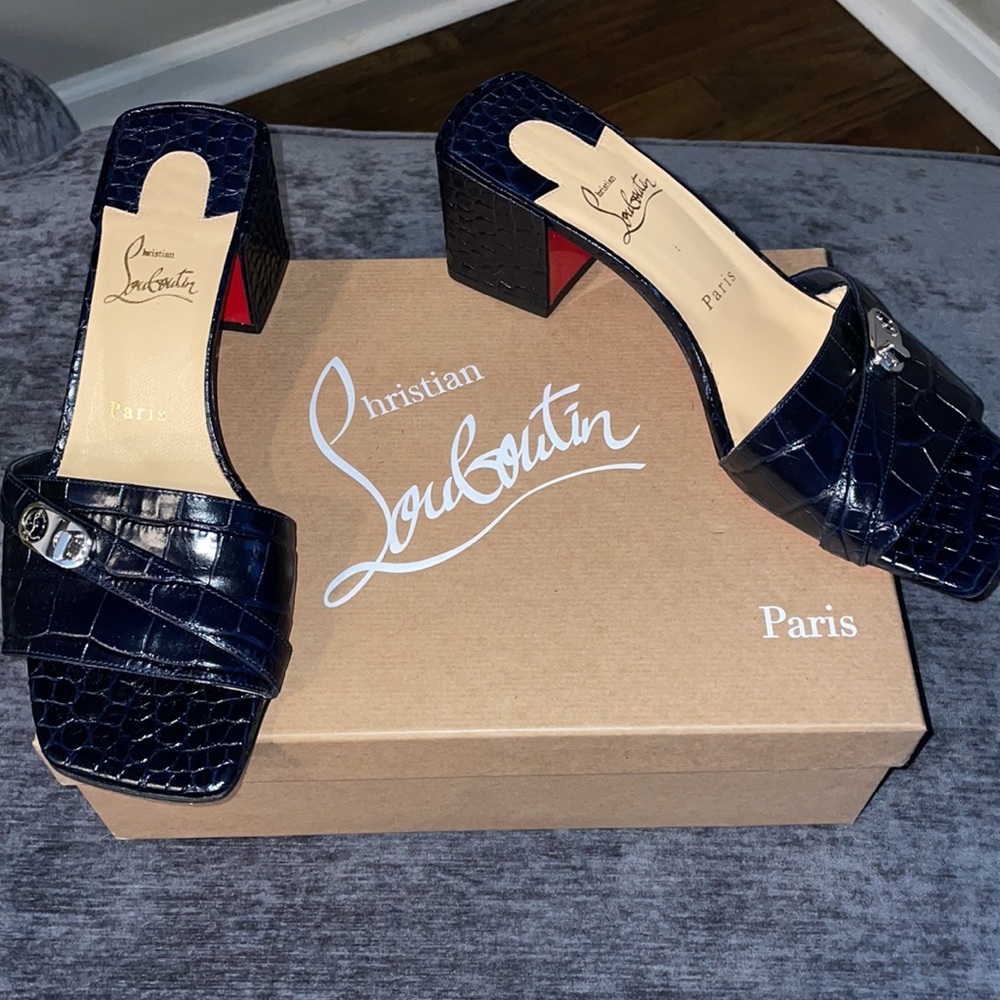 Christian Louboutin lock art ❤️👠